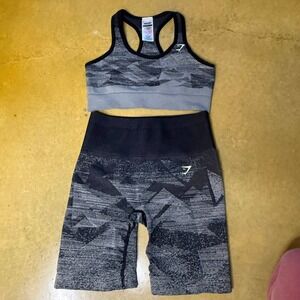 Gymshark Women's Black & Grey Seamless Workout Set Crop Top Shorts Size S